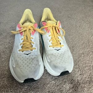 Hoka Clifton 9s